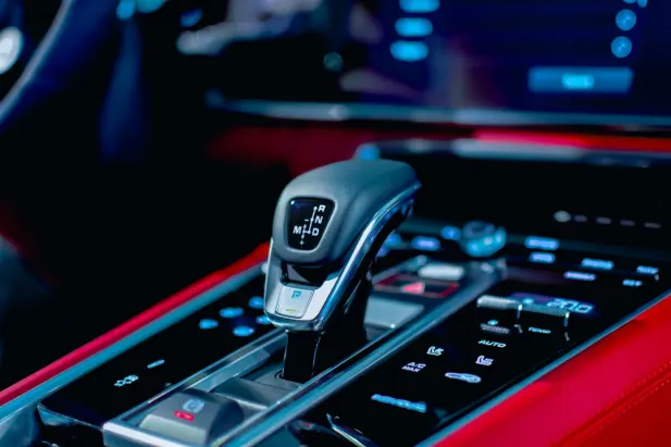 Казино ЮК Онлайн Слотс Android/iOS приложение